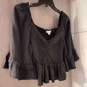 LIKE NEW L Love Top